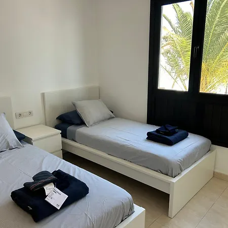 Apartment 2 Bedroom Floor Close To *